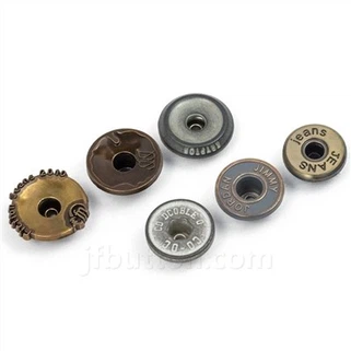 Jeans Agħfas Stud Button
